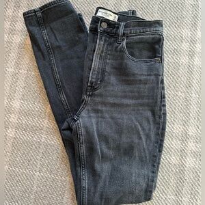 Abercrombie Slim Straight Ultra High-Rise
